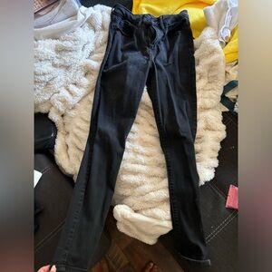 Levi’s High Rise Skinny Jeans- Size 24